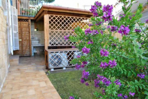 CASA DELLE ROSE Appartamento in centro a Gaeta con posto auto
